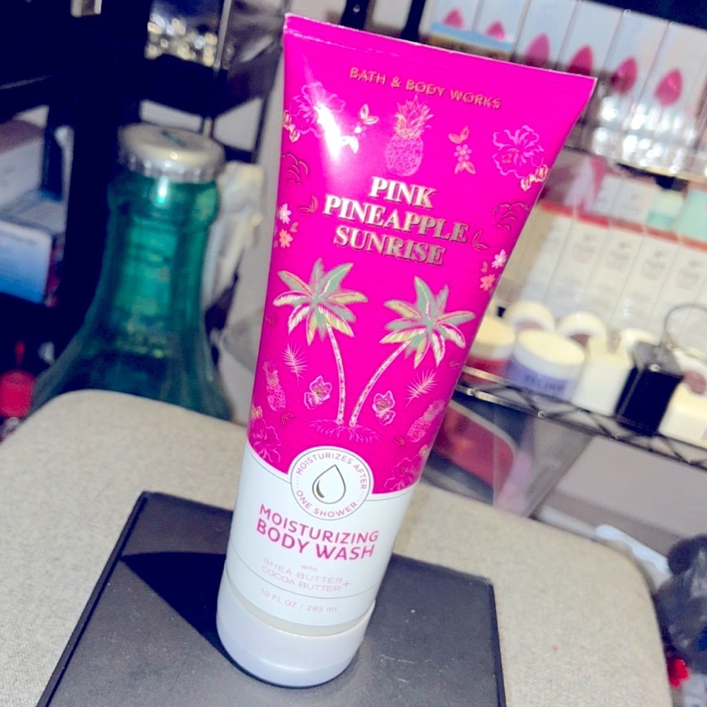 Bath & Body Works Pink Pineapple Sunrise Bodywash
